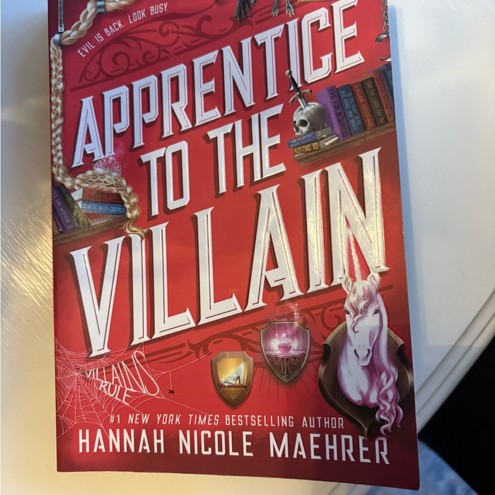 Apprentice to the Villain Book by Hanna Nicole Maehrer